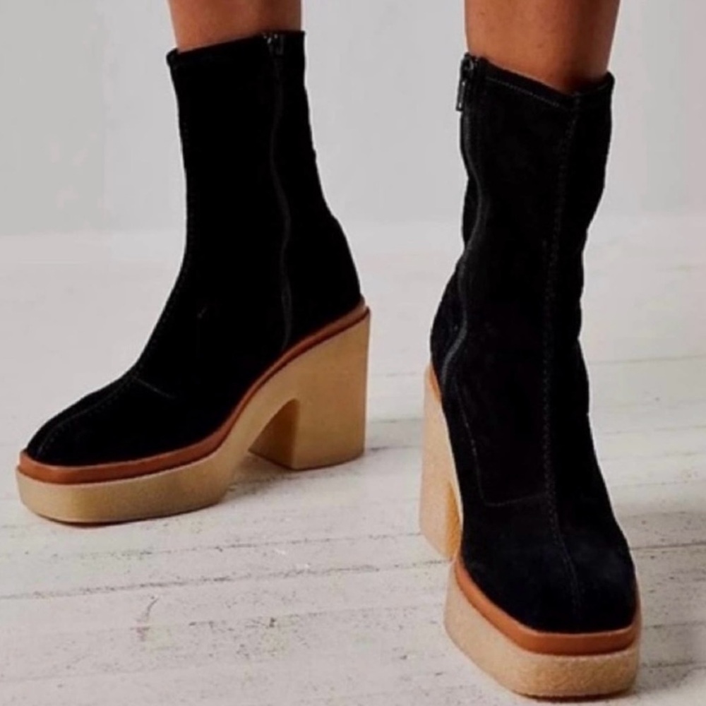 Black “Gigi” suede bootie free people Women’s Size 6.5